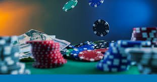 Pertandingan sepak bola Liga 1 Indonesia yang ditampilkan di slotkencana